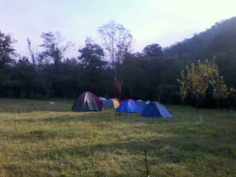 Camping In Clisura Dunarii Ешелница Экстерьер фото