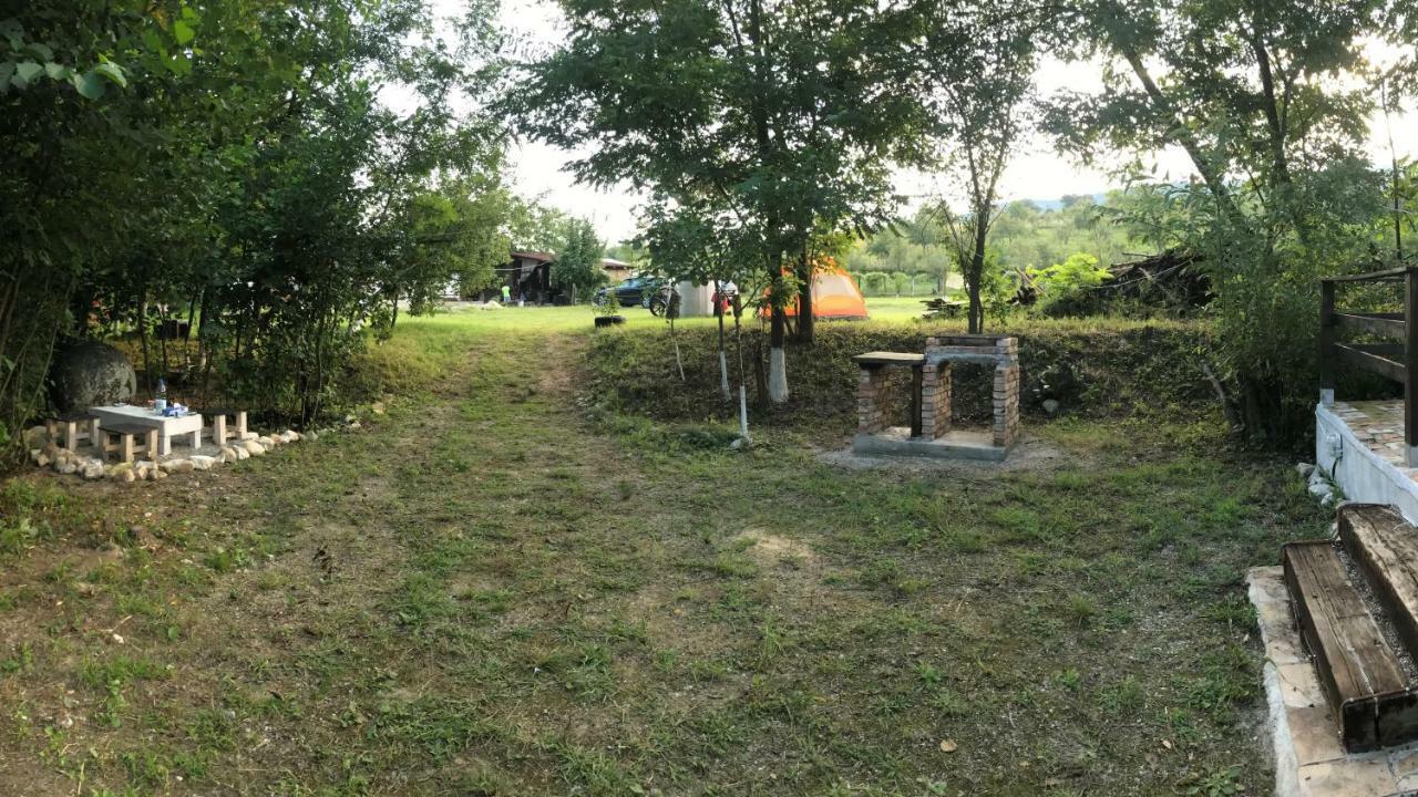 Camping In Clisura Dunarii Ешелница Экстерьер фото