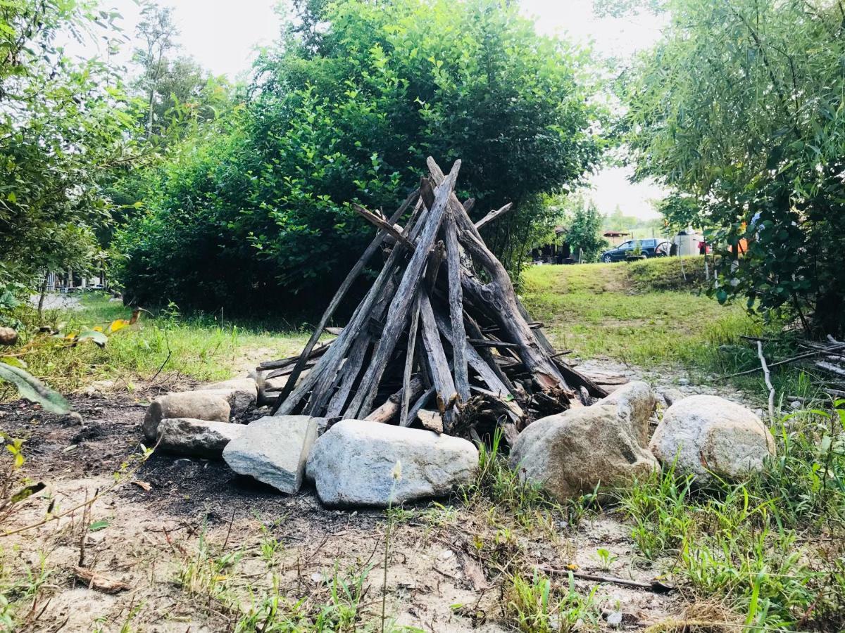 Camping In Clisura Dunarii Ешелница Экстерьер фото